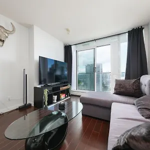 1-bedroom With Pool, Jacuzzi & Sauna Apartment Vancouver